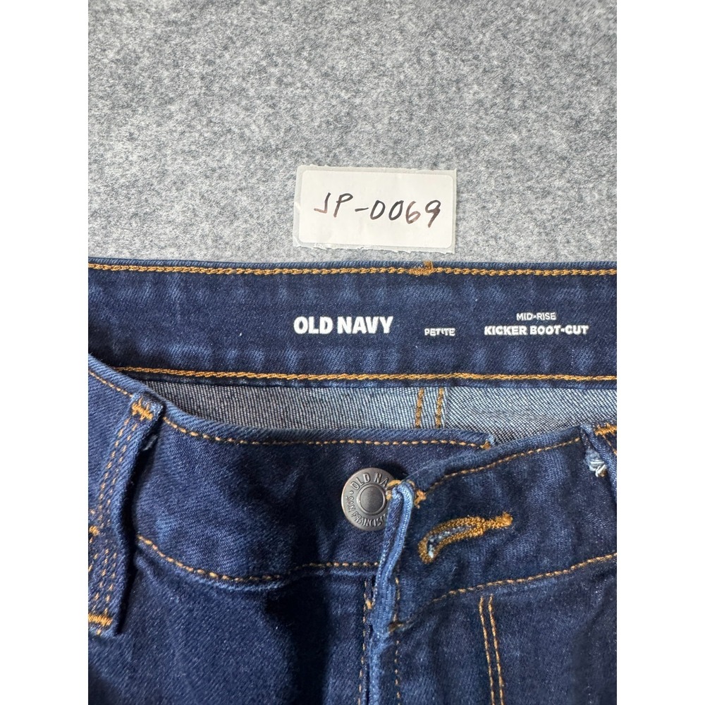 Old Navy Kicker Bootcut Jeans Womens 6 Blue Cotton Stretch Dark Wash Mid Rise - Picture 8 of 8